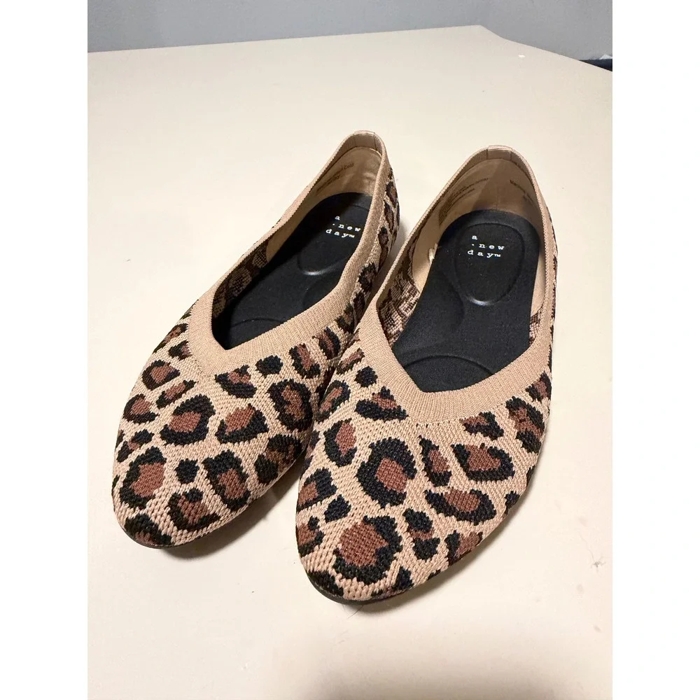 A New Day Womens Leopard Print Knit Pointed Toe Ballet Flats Brown Tan Size 7.5 - Picture 1 of 6